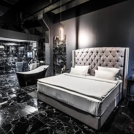 Hotell Black