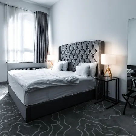 Hotell Black 4*