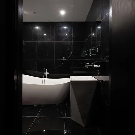 Hotell Black