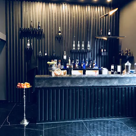 Black Hotell