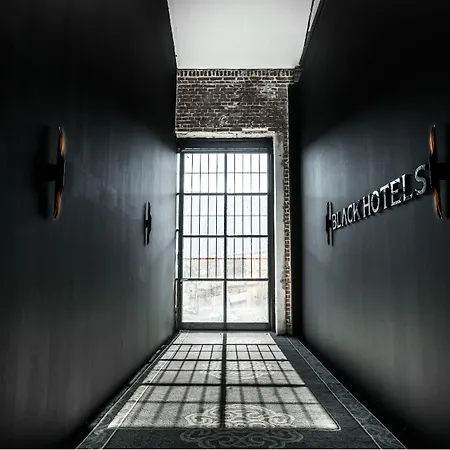 Black Hotell 4*