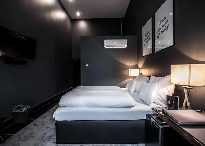 Hotel Black 4*