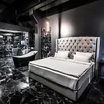 Hotel Black