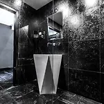 Black 4*