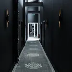 Hotel Black 4*