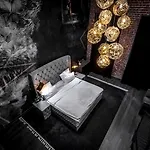Hotel Black