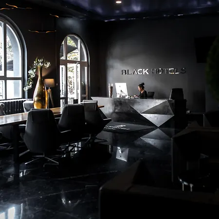 Black Ξενοδοχείο 4*