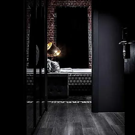 Ξενοδοχείο Black