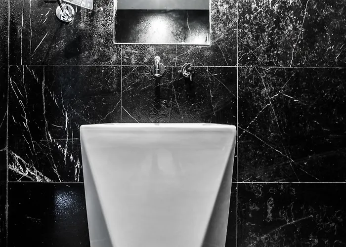 Ξενοδοχείο Black 4*