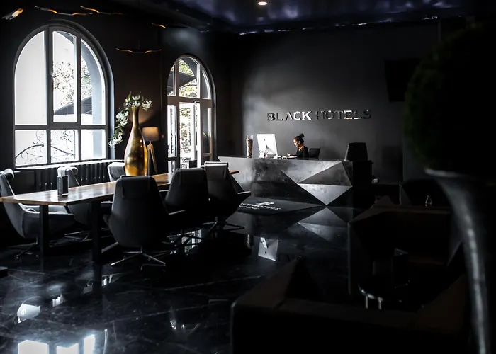 Black Ξενοδοχείο 4*